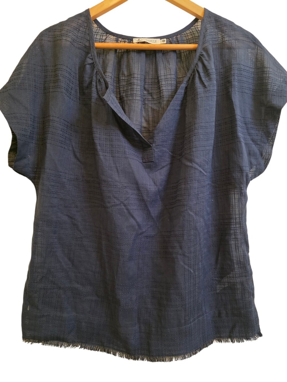 Carve Designs Sheer Navy Textured Organic Cotton Raw Hem V-Neck Blouse Sz S EUC